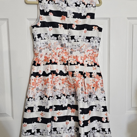 FLORAL DRESS - Picture 3 of 3